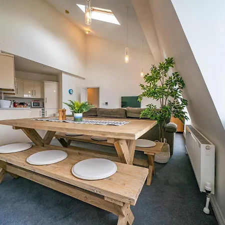 Stunning 2Br Penthouse Loft In Cathedral Quarter Apartment Belfast Exterior photo