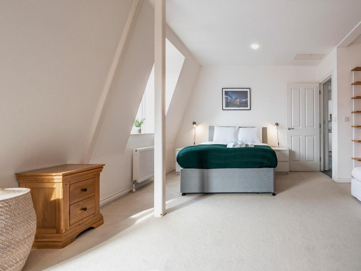 Stunning 2br Penthouse Loft In Cathedral Quarter * Belfast